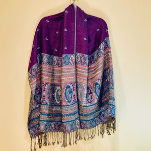 NWOT Purple Paisley Acrylic Wrap